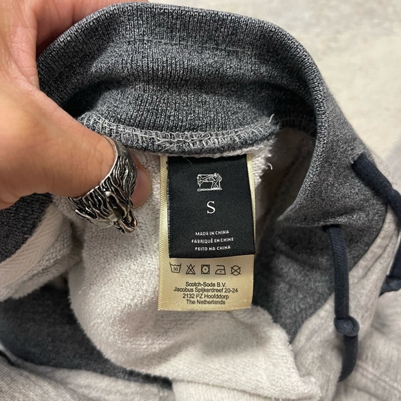 EUC Men’s Small Scotch & Soda Drawstring Joggers With Rear Zipper Pocket In Grey - Picture 8 of 10